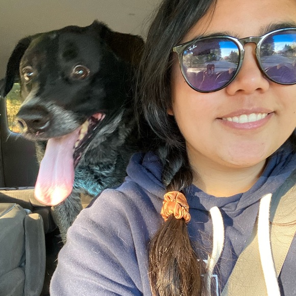 Meet your Posher, Lauren - Picture 1 of 2